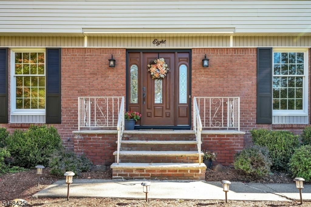 8 Cedar Ln, Roseland Boro, NJ 07068 — photo 3