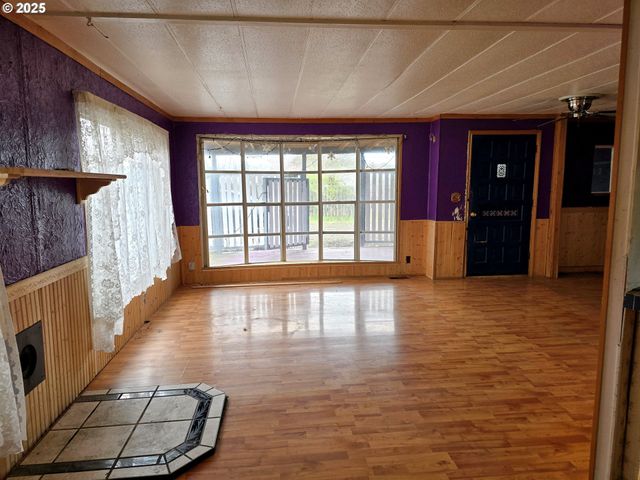 3668 JOSEPH St, Roseburg, OR 97470