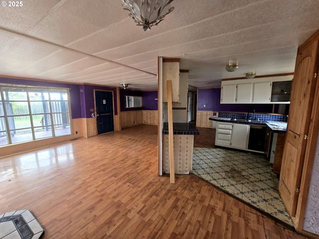 3668 JOSEPH St, Roseburg, OR 97470