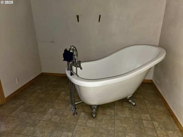 3668 JOSEPH St, Roseburg, OR 97470