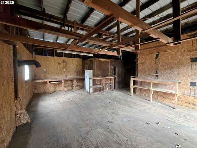 3668 JOSEPH St, Roseburg, OR 97470
