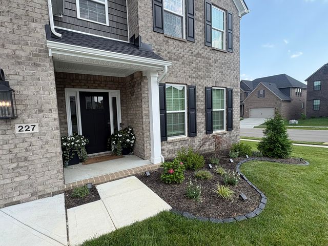 227 Squires Circle, Lexington, KY 40515