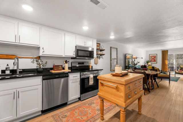 403 Veterans Boulevard E-380, Branson, MO 65616