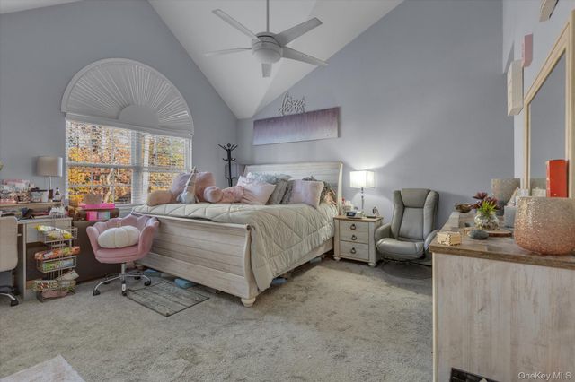 17 Ostend Circle, Shirley, NY 11967