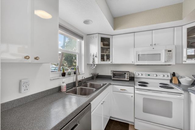 2950 SE Ocean Blvd Boulevard, Stuart, FL 34996