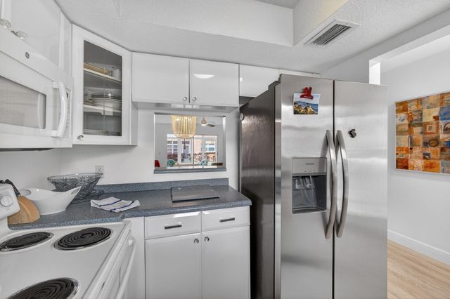 2950 SE Ocean Blvd Boulevard, Stuart, FL 34996