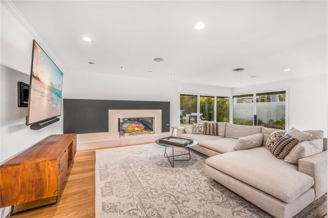 1800 Glenwood Lane, Newport Beach, CA 92660