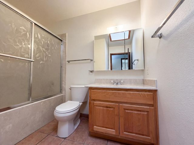 816 Omaha Street NE, Albuquerque, NM 87123