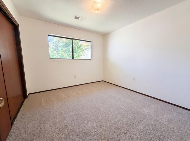 816 Omaha Street NE, Albuquerque, NM 87123