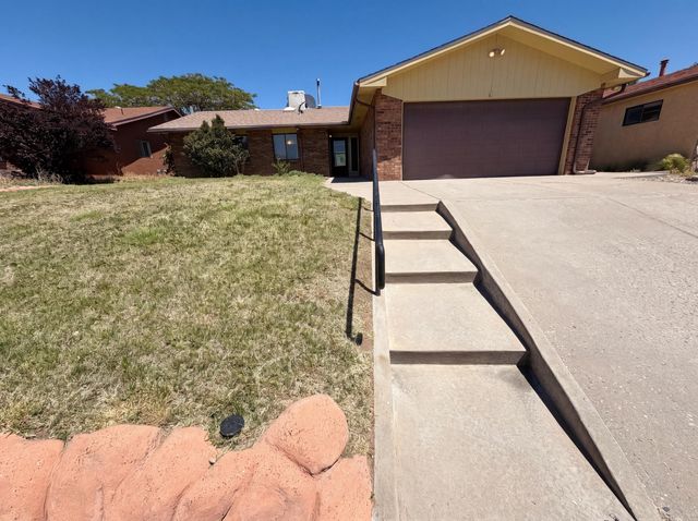 816 Omaha Street NE, Albuquerque, NM 87123