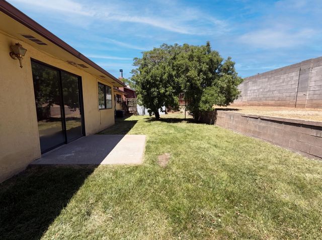 816 Omaha Street NE, Albuquerque, NM 87123