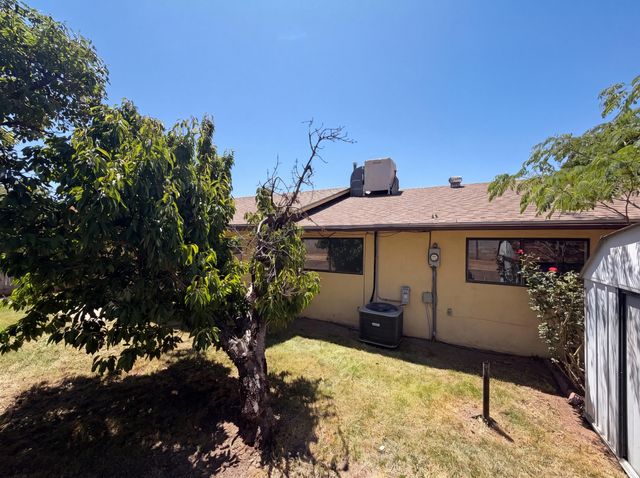 816 Omaha Street NE, Albuquerque, NM 87123