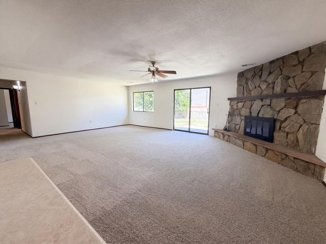 816 Omaha Street NE, Albuquerque, NM 87123