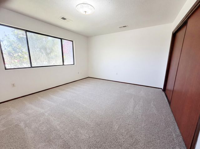 816 Omaha Street NE, Albuquerque, NM 87123