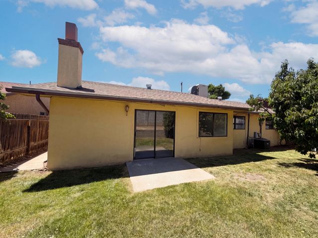 816 Omaha Street NE, Albuquerque, NM 87123
