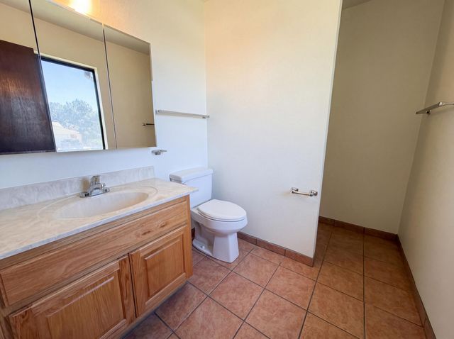 816 Omaha Street NE, Albuquerque, NM 87123