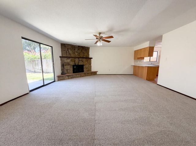 816 Omaha Street NE, Albuquerque, NM 87123