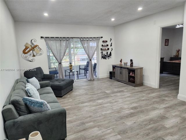 7605 NW 4th Pl 206, Margate, FL 33063