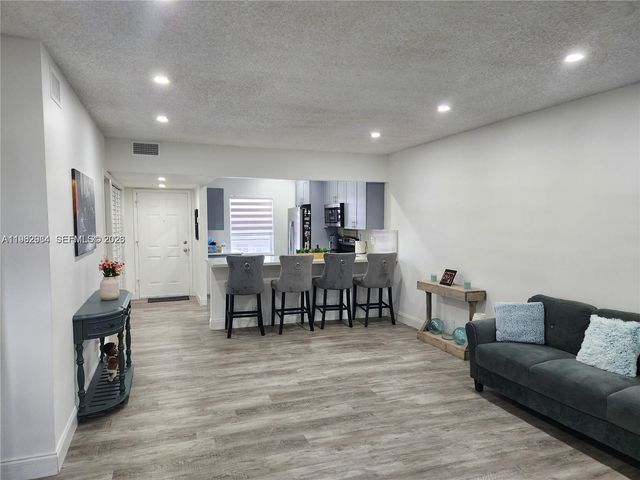 7605 NW 4th Pl 206, Margate, FL 33063