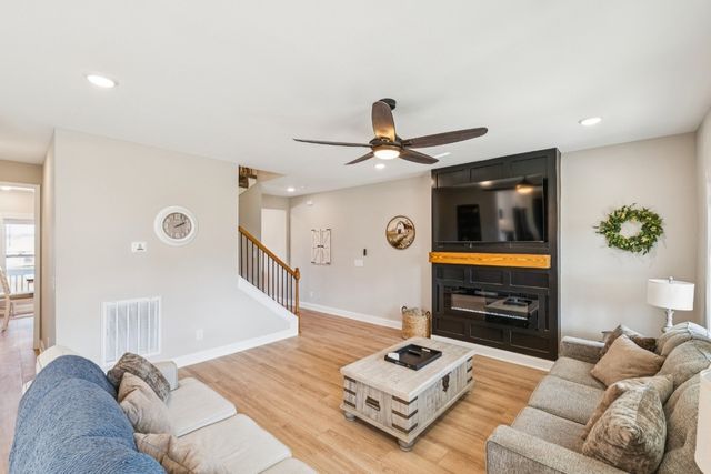 248 Bluebell Dr, Clarksville, TN 37043