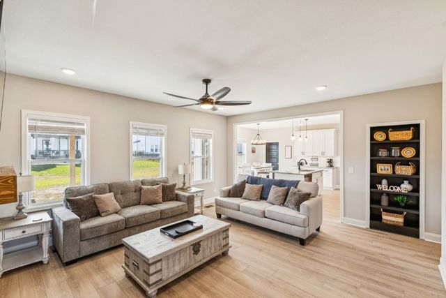 248 Bluebell Dr, Clarksville, TN 37043