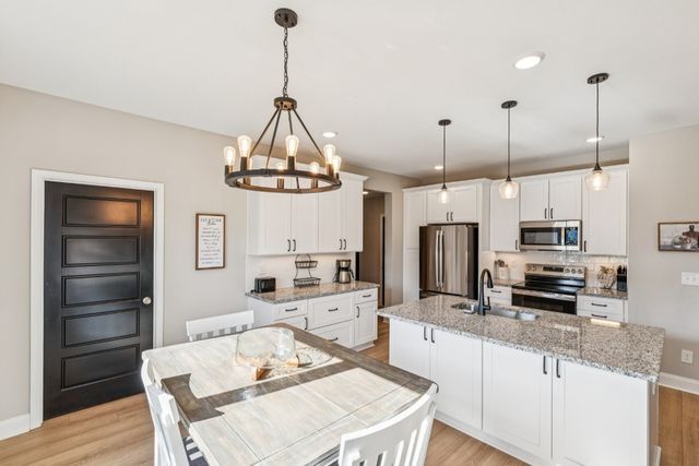 248 Bluebell Dr, Clarksville, TN 37043