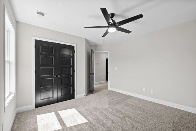 248 Bluebell Dr, Clarksville, TN 37043