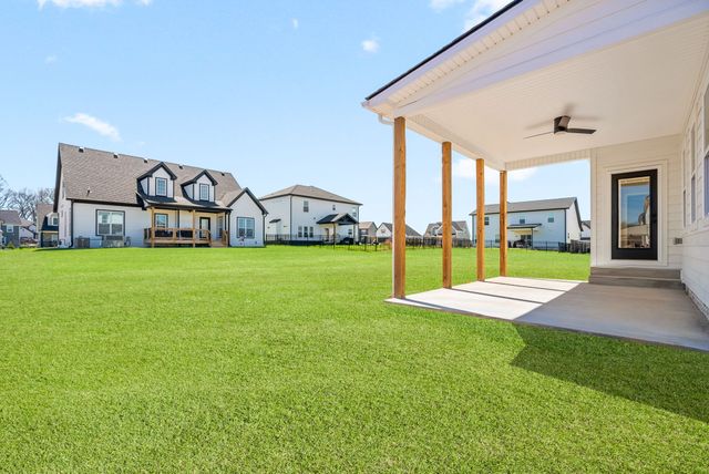 248 Bluebell Dr, Clarksville, TN 37043