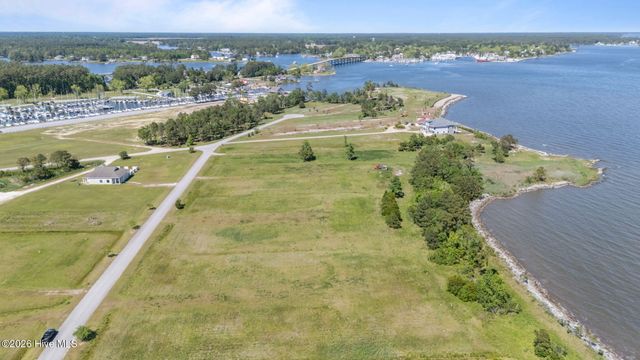 63 Wind Lake Road S, Oriental, NC 28571