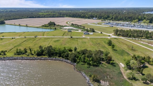 63 Wind Lake Road S, Oriental, NC 28571