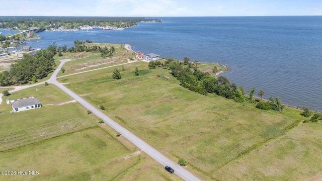 63 Wind Lake Road S, Oriental, NC 28571