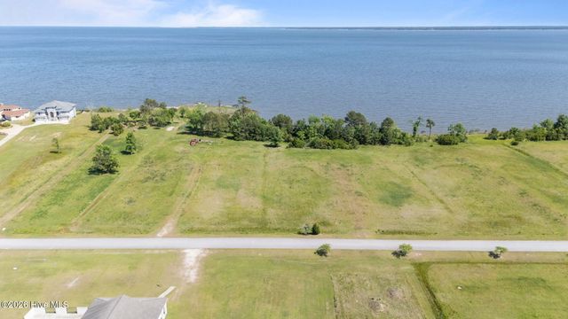 63 Wind Lake Road S, Oriental, NC 28571