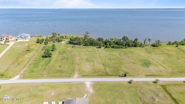 63 Wind Lake Road S, Oriental, NC 28571