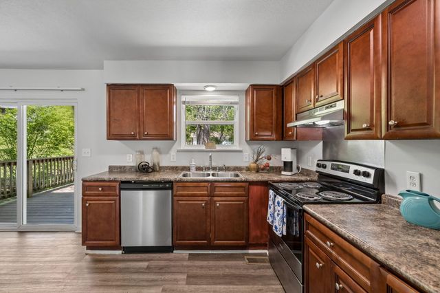 817 S Valleywood Circle, Hixson, TN 37343