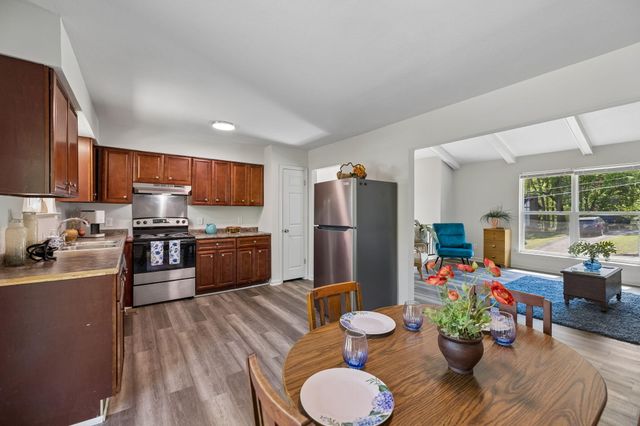 817 S Valleywood Circle, Hixson, TN 37343