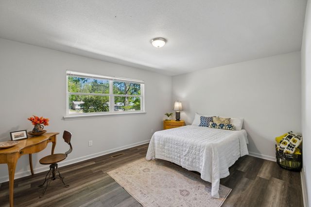 817 S Valleywood Circle, Hixson, TN 37343