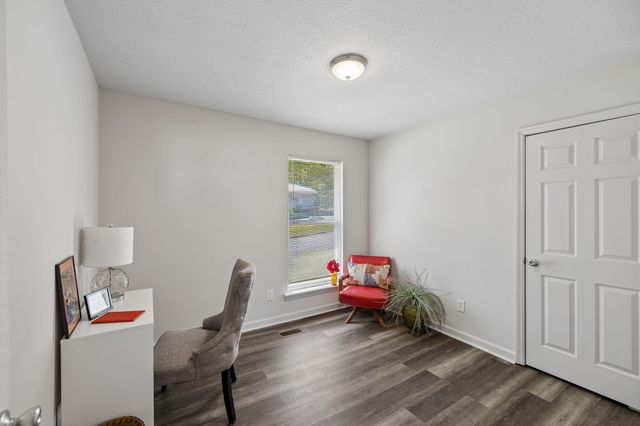 817 S Valleywood Circle, Hixson, TN 37343