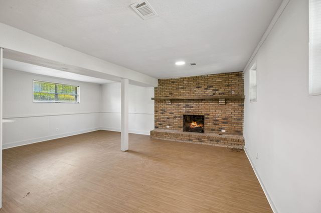 817 S Valleywood Circle, Hixson, TN 37343