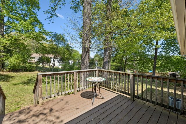 817 S Valleywood Circle, Hixson, TN 37343