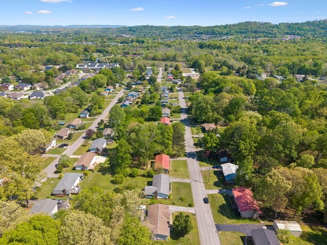 817 S Valleywood Circle, Hixson, TN 37343