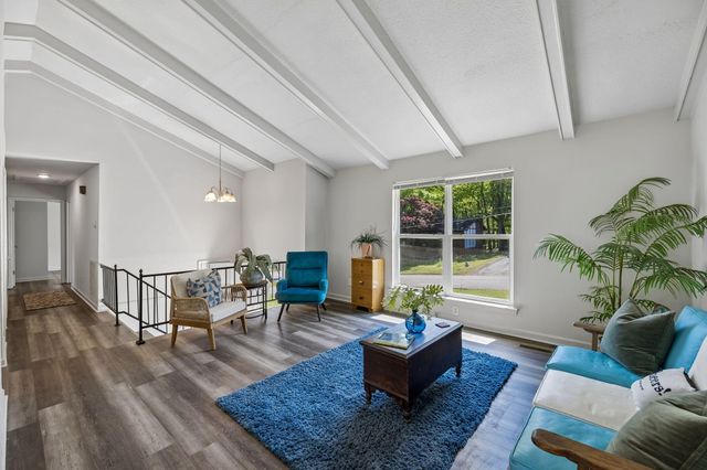 817 S Valleywood Circle, Hixson, TN 37343