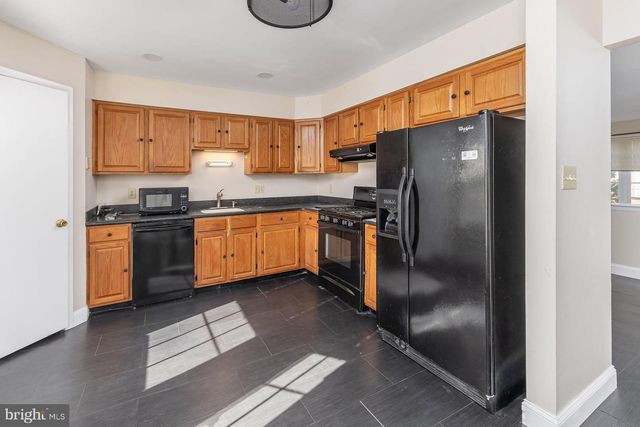 9 MERLOT CT, Marlton, NJ 08053