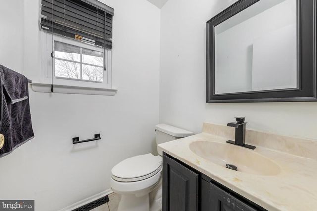 9 MERLOT CT, Marlton, NJ 08053