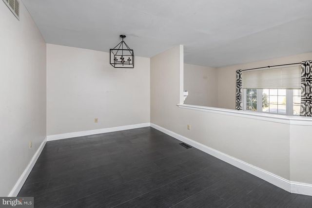 9 MERLOT CT, Marlton, NJ 08053