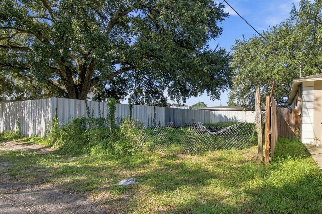 Image 3 of property listing at 4620 N 35TH STREET, Tampa, FL 33610