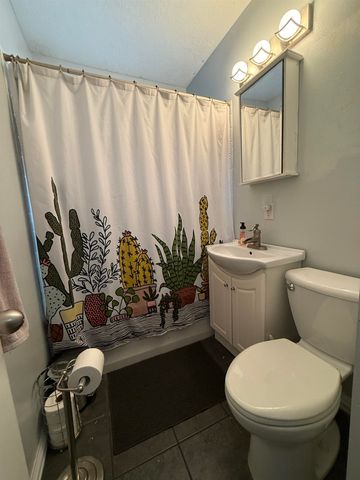 509 NW 13th St, Minot, ND 58703