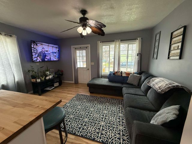 509 NW 13th St, Minot, ND 58703