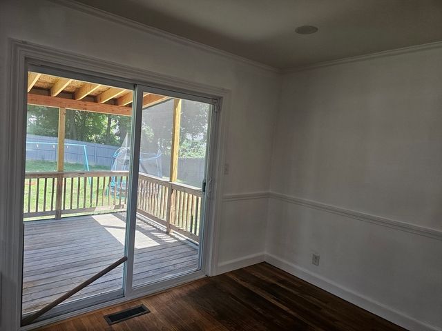 85 Lexington Ave, Lowell, MA 01854