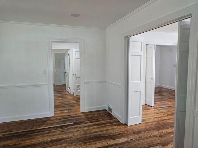 85 Lexington Ave, Lowell, MA 01854