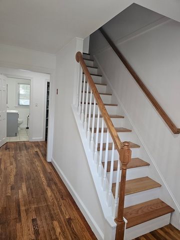 85 Lexington Ave, Lowell, MA 01854